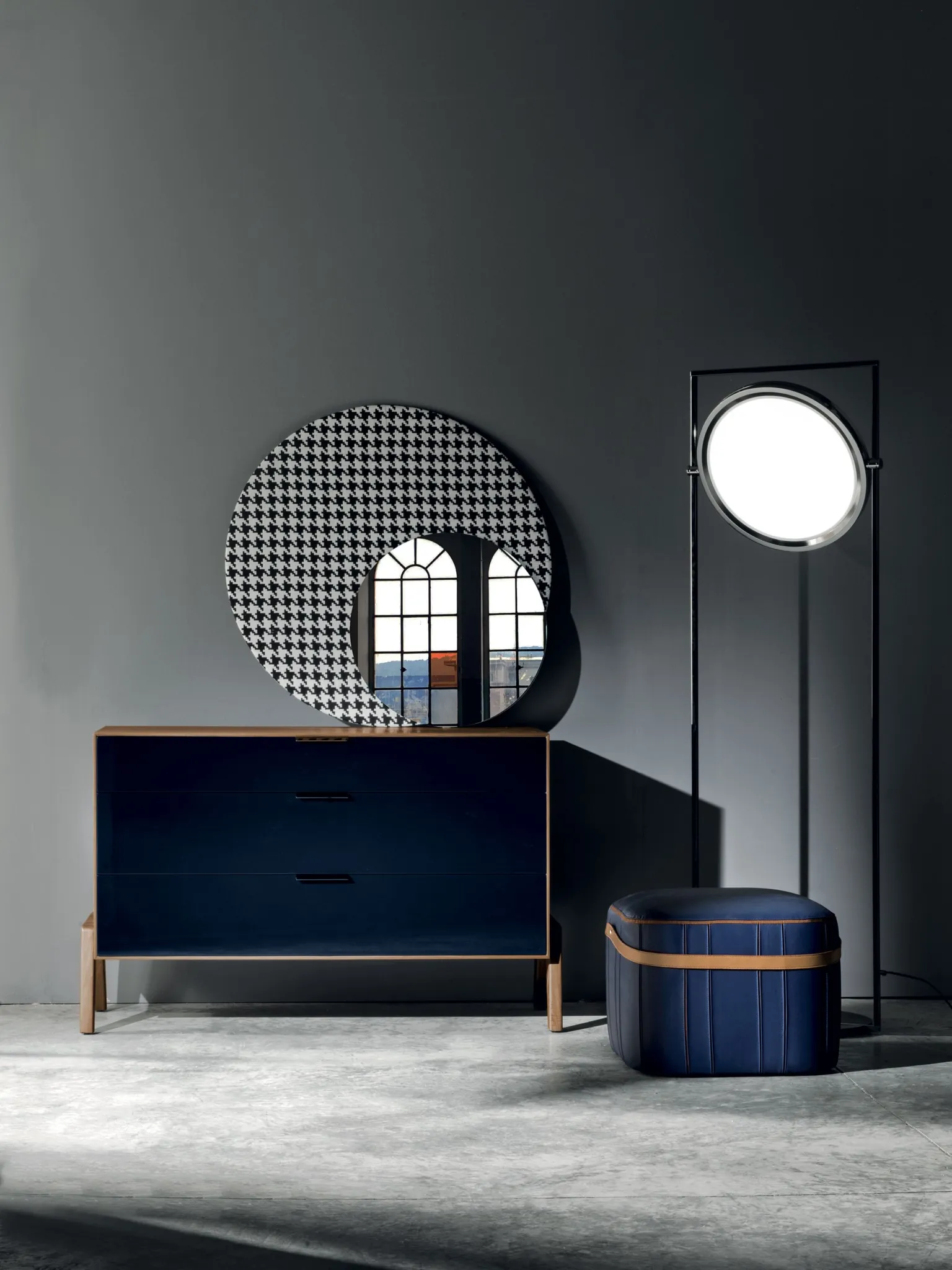 Meroni & Colzani Viadurini, a second view of the night table
